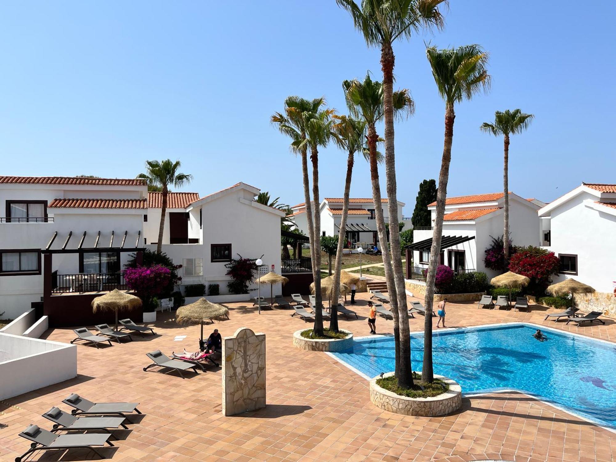 Nuramar Aparthotel Cala'N Bosch  Extérieur photo