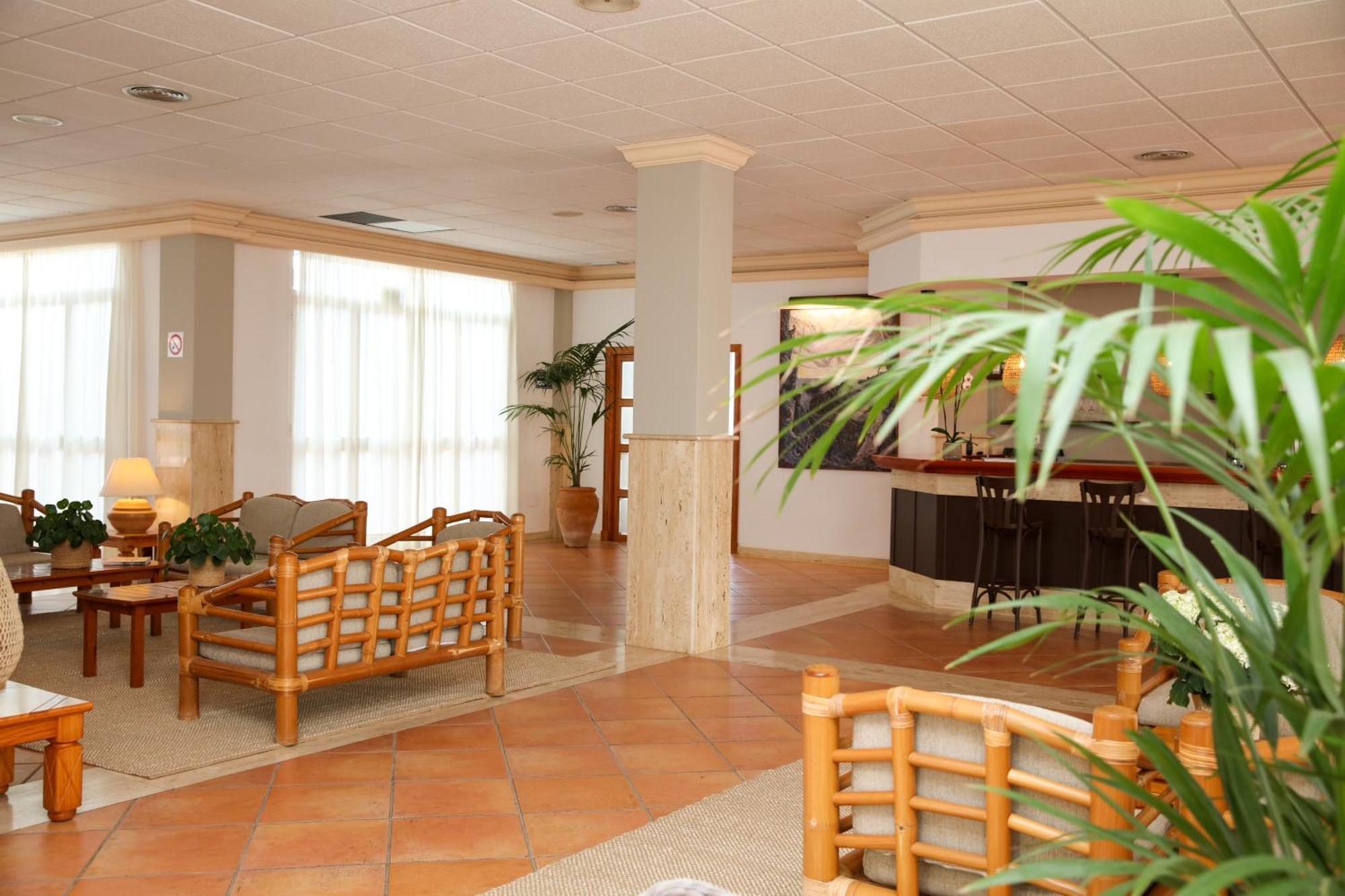 Nuramar Aparthotel Cala'N Bosch  Extérieur photo
