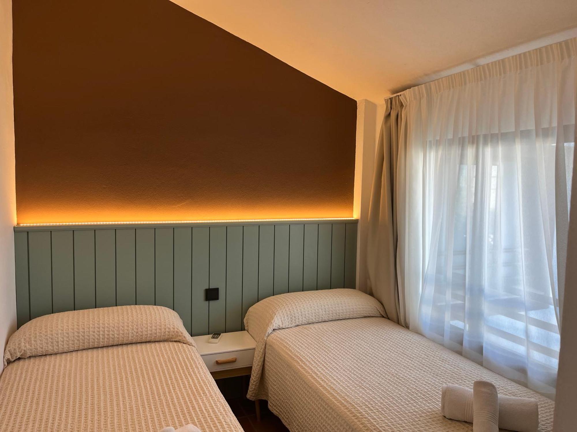 Nuramar Aparthotel Cala'N Bosch  Extérieur photo