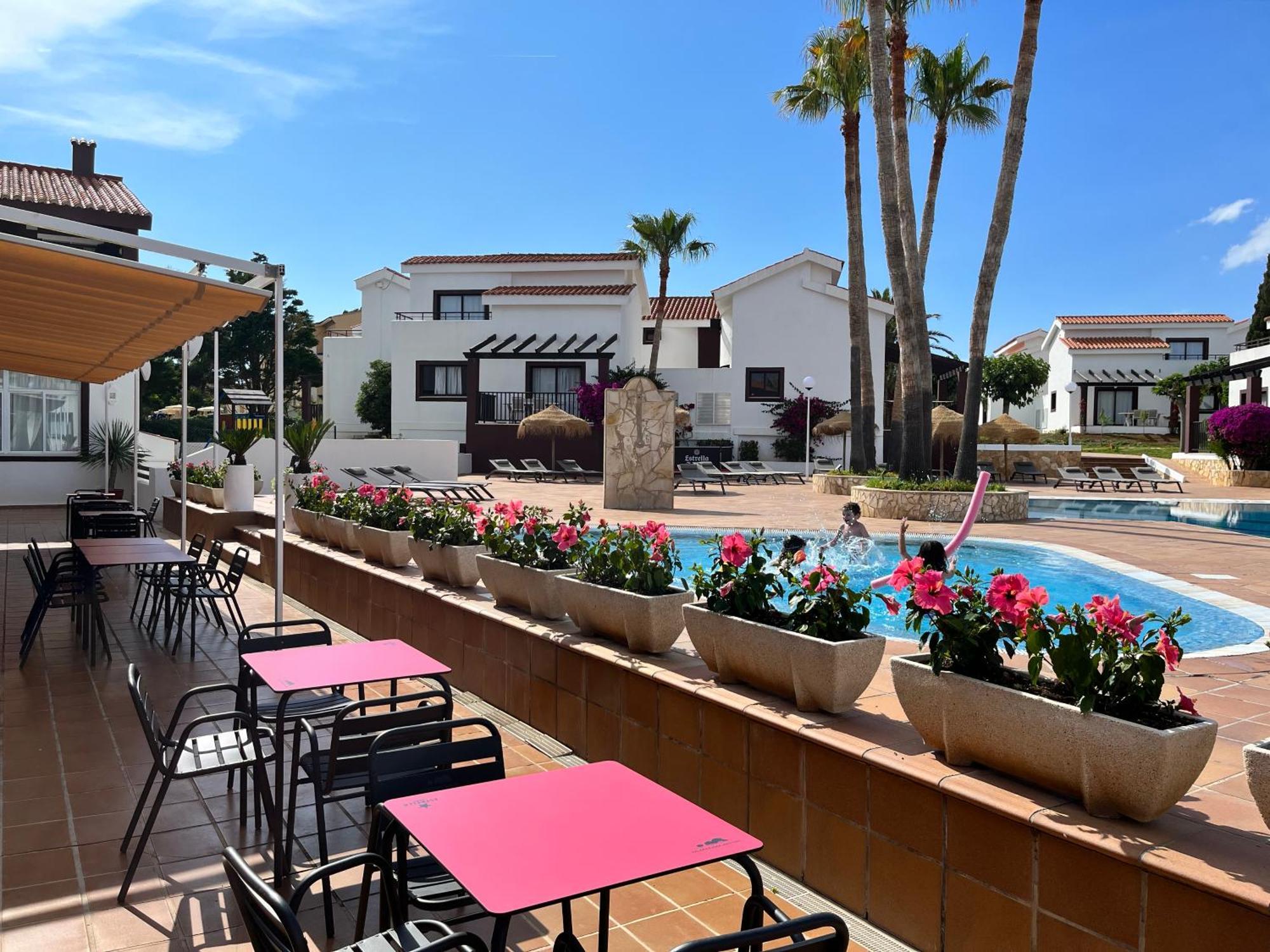 Nuramar Aparthotel Cala'N Bosch  Extérieur photo