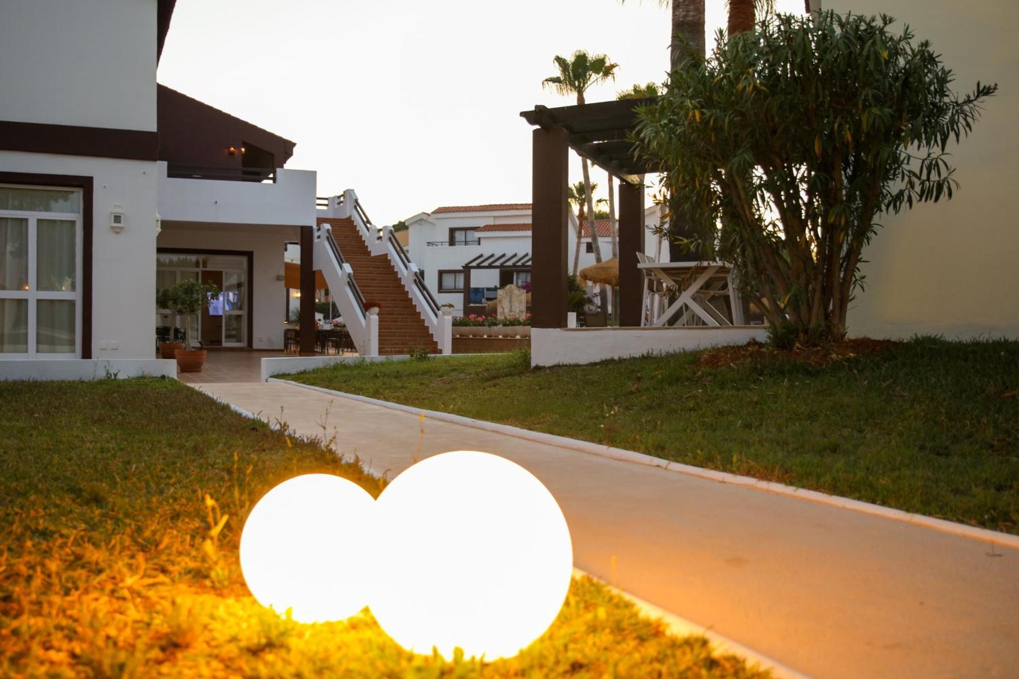 Nuramar Aparthotel Cala'N Bosch  Extérieur photo